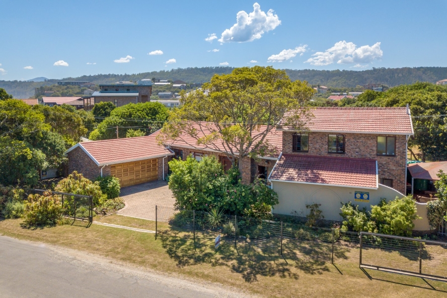 5 Bedroom Property for Sale in Kingfisher Creek Western Cape